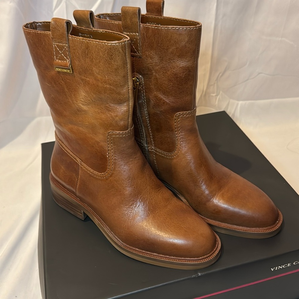 Vince Camuto Arayleigh Women's Boots- size 7
Medium - walnut lux distressed